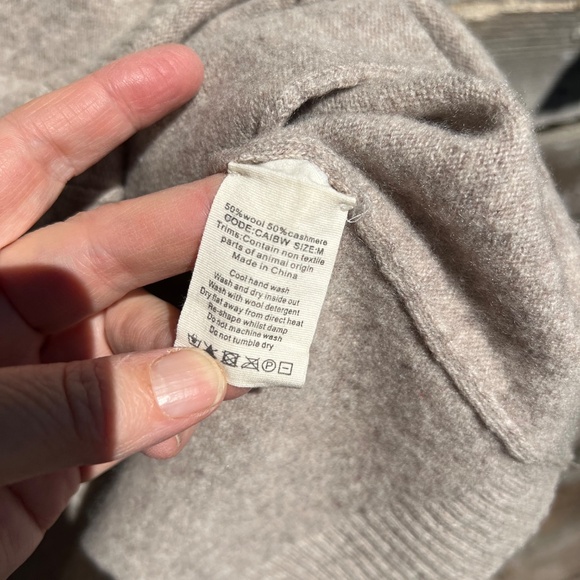 Toast - Oatmeal Cashmere blend cardigan w/pockets - Size S - Picture 8 of 9